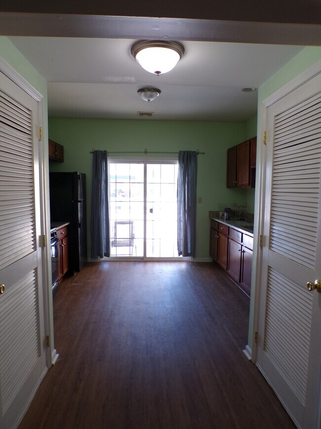 Kitchen - 2022 Mercer Way