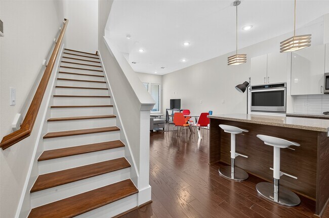 Photo - 2401 Crawford St Unit C3D
