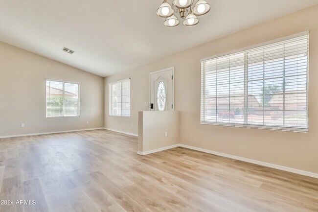 Photo - 1438 W 15th Ln