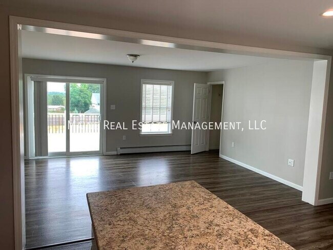 Photo - 2289 Union St Unit 3