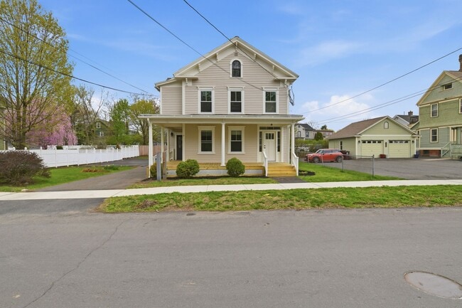 Building Photo - 7 Day Ave Unit 1R