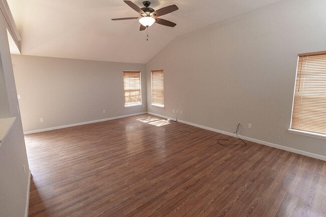 Photo - 2304 Maricopa Dr