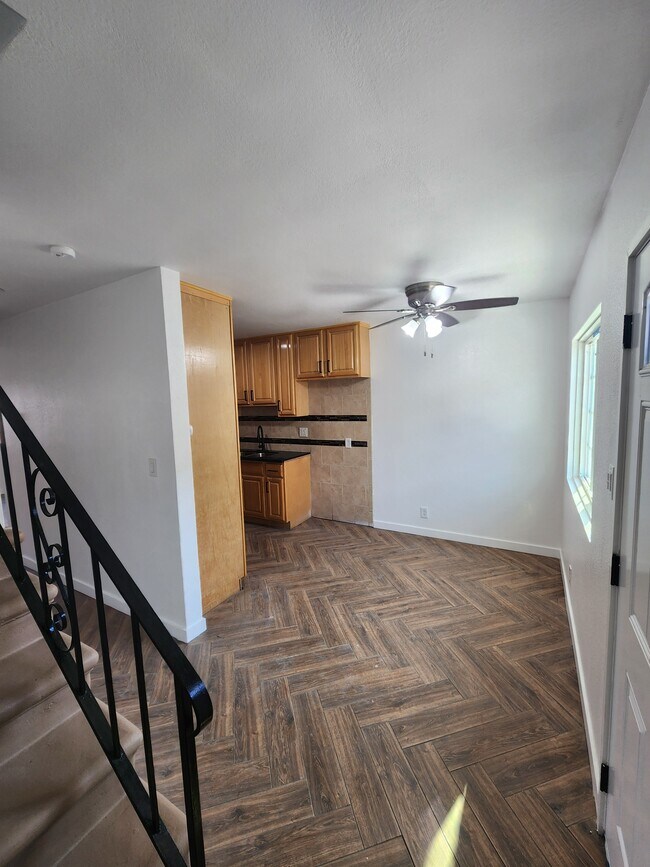 Photo - 2717 Independence Ave