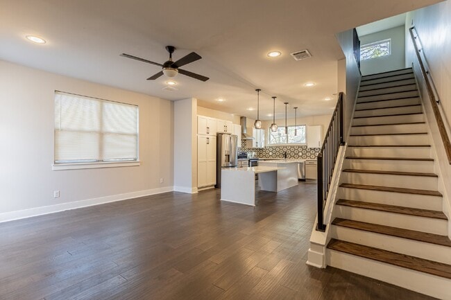 Photo - 130 Rose Ln Unit 202