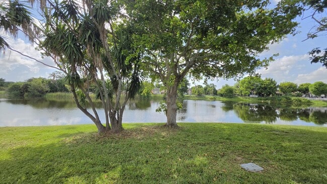 Photo - 5686 Shillington Way