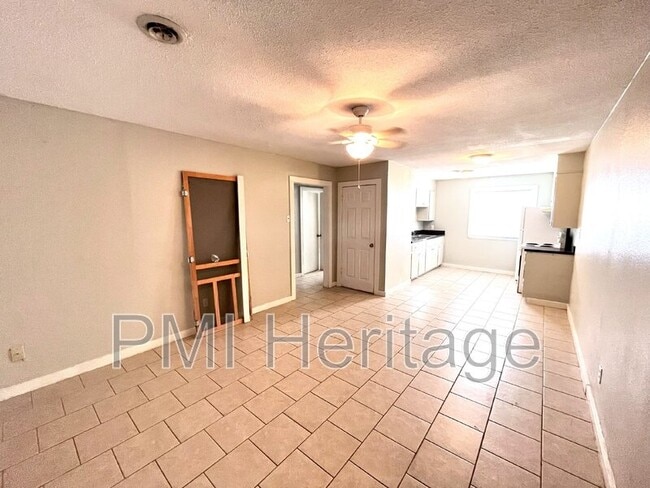 Building Photo - 15 M.L.K. Jr Blvd Unit Apt 3