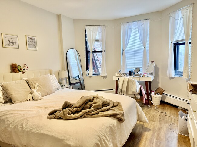 Photo - 829-833 Beacon Unit 504 Unit 504