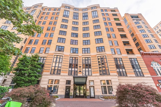 Photo - 400 Massachusetts Ave NW