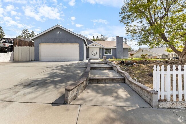 Building Photo - 1440 Cranmer Dr Rental