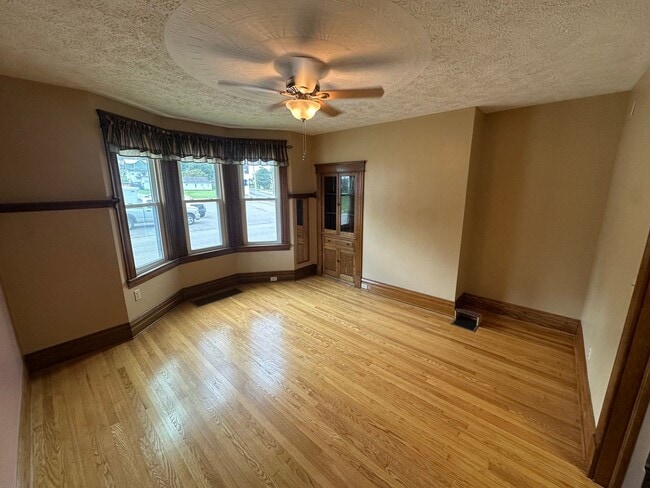 Photo - 3000 Dudley Ave