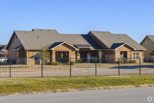 Photo - SilverLeaf Apartments at Gun Barrel City