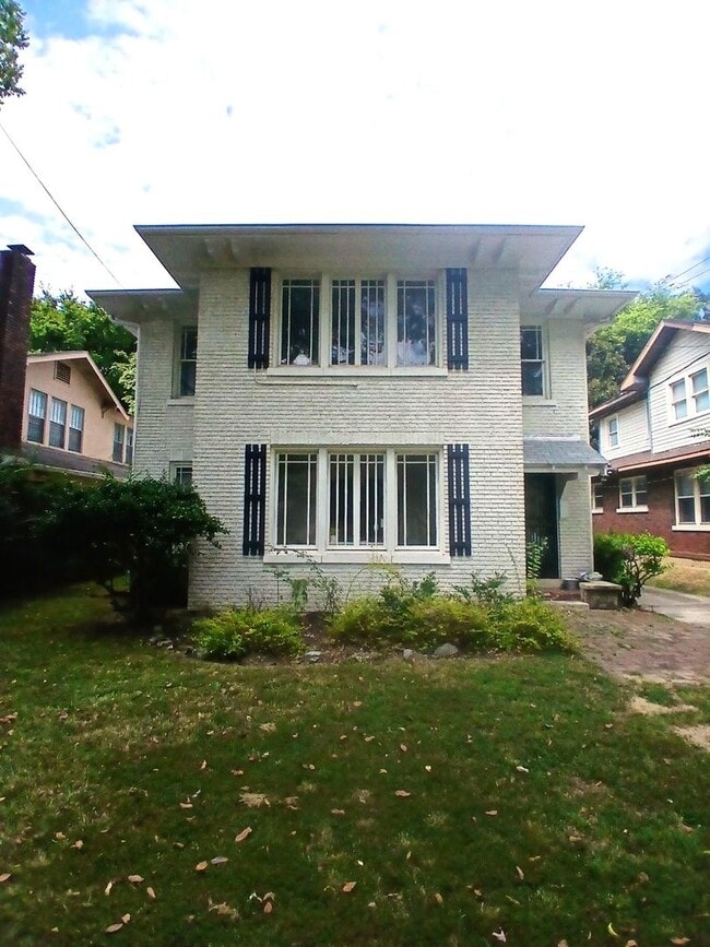 Building Photo - Very Nice Fully Renovated Duplex in Midtown Rental