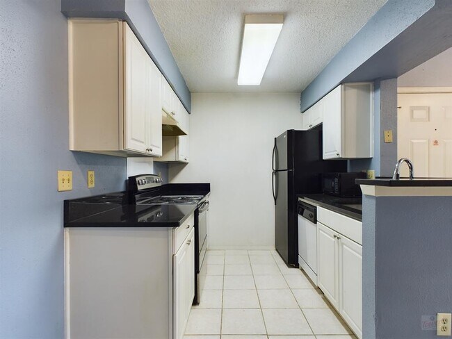 Photo - 114 E 31st St Unit 113