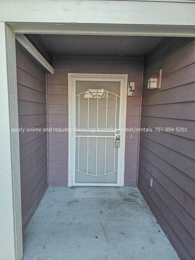 Photo - Close to Shopping Cloverdale 2 Bedroom Available Now