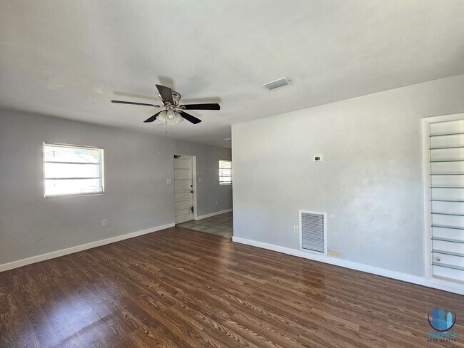 Photo - DECATUR#3219 Unidad Decature#3219