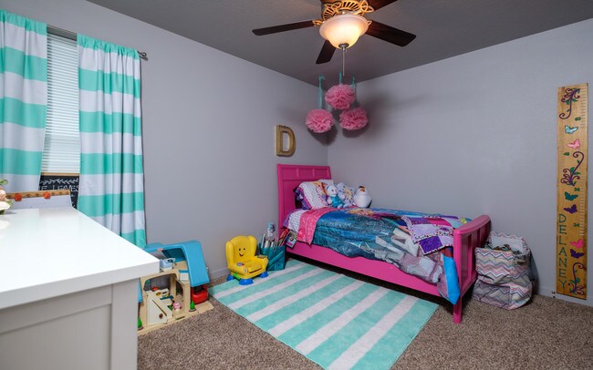 Photo - 4805 NE Grant Ln