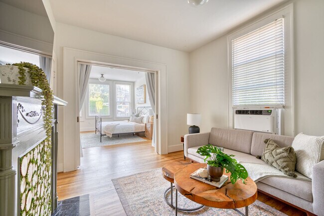 2114 E Burnside St Unit SI ID1611794P