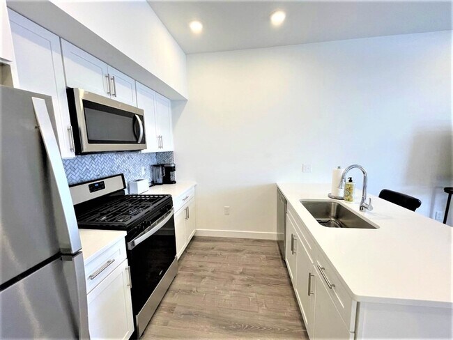 Photo - 302 Broadway-