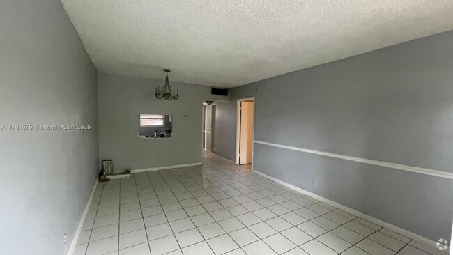 Building Photo - 5061 W Oakland Park Blvd Unit 307 Rental