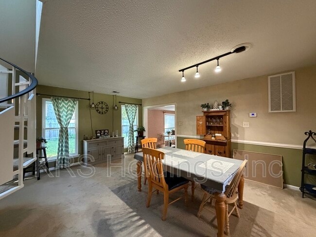 Photo - 4024 Barkleaf Dr