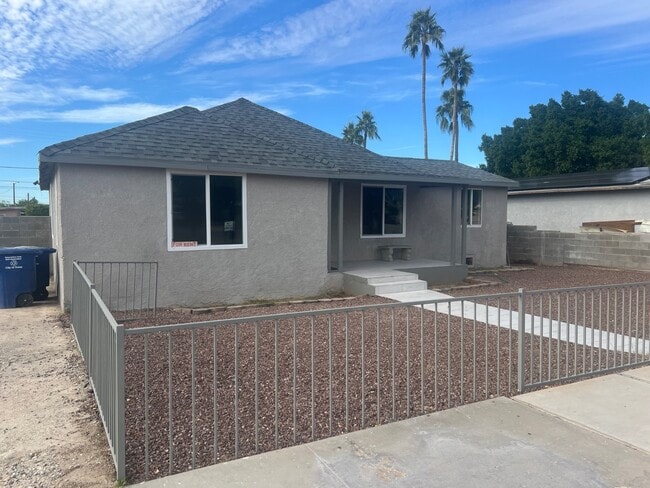 Building Photo - 928 S 7th Ave