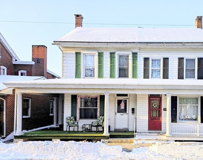 Building Photo - 534 Walnut St Unit Apt 2