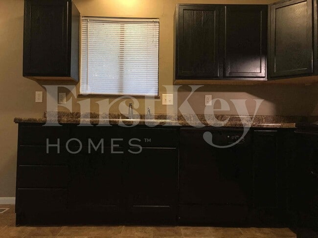 Photo - 8101 Railroad Rd