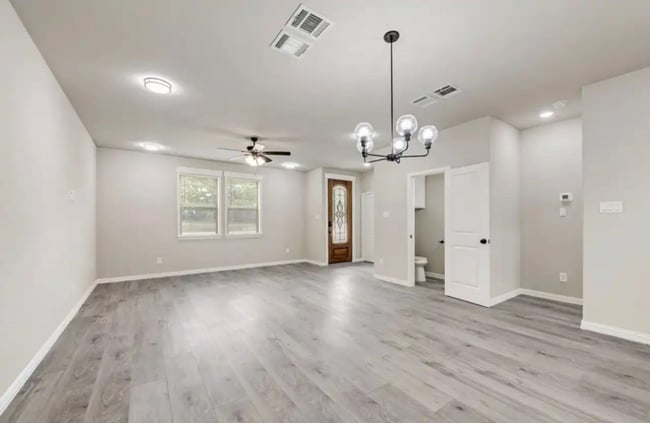 5612 Black Pine Cir