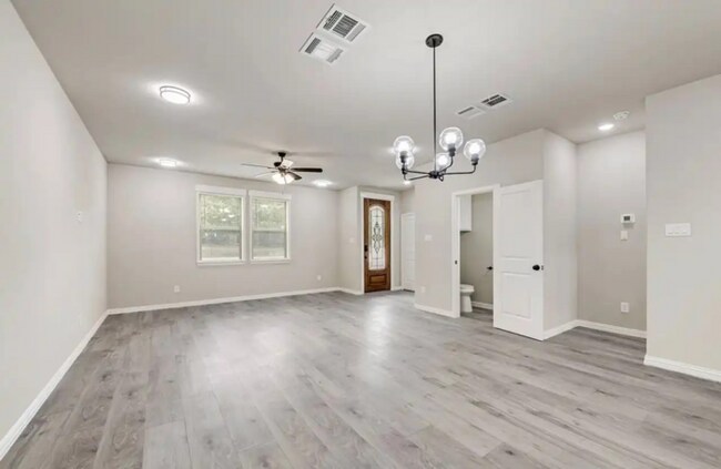 Photo - 5612 Black Pine Cir