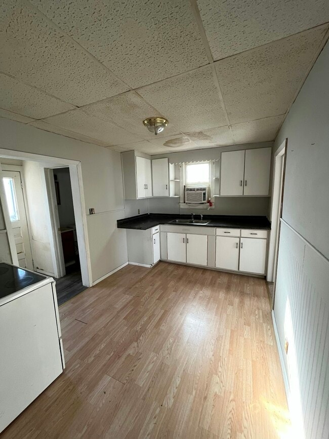 Photo - 109 E Jackson St
