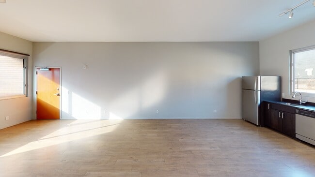 Photo - Twenty9 Gillham