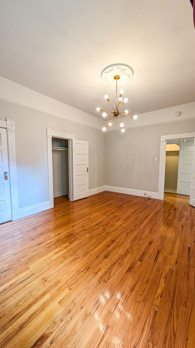 Photo - 657 Castro St