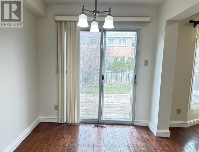 Photo - 152 Observatory Ln