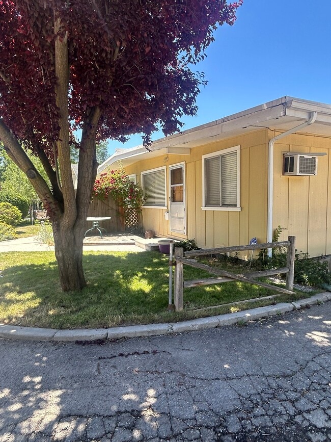 Photo - 1028 E McKinley St Unidad B