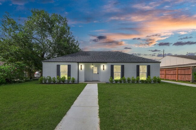 Photo - 6249 Locke Ln