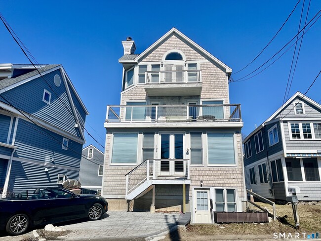 Building Photo - 106 Limewood Ave Unit 1