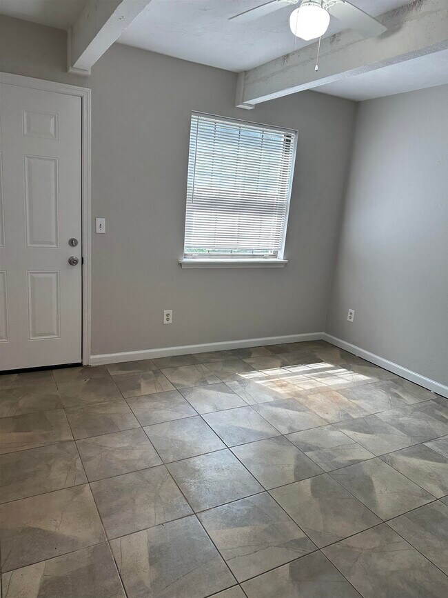 Photo - 372 Hayden Rd