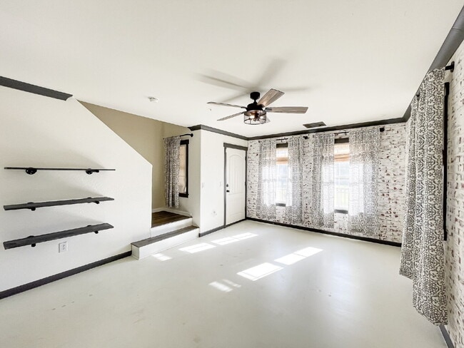 Photo - 1633 E Lowell Ave