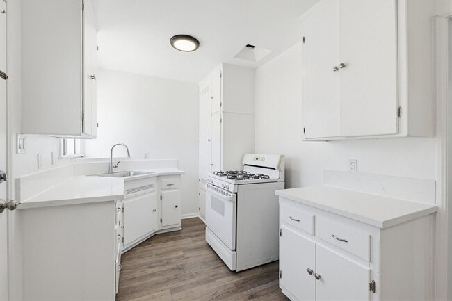 Photo - 4264 W Broadway Unit C