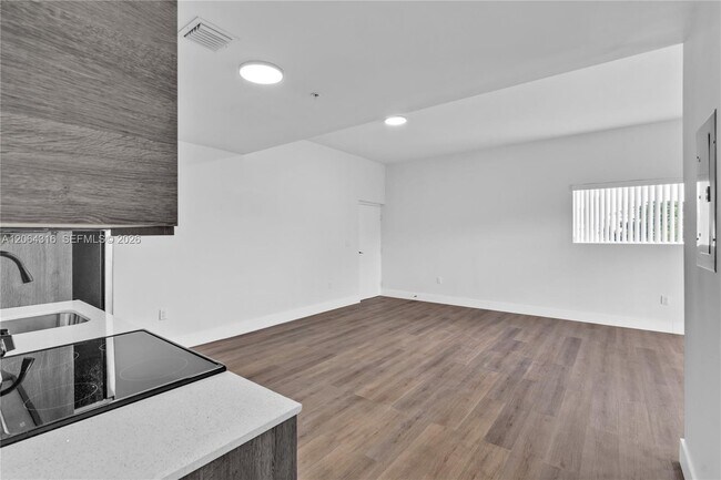 Photo - 1021 NW 1st St Unit 301
