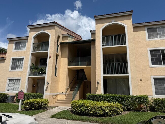 Building Photo - 1743 Village Blvd Unit 106