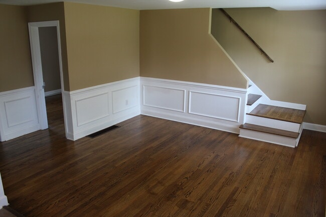 Photo - 2124 Ronnie Ave