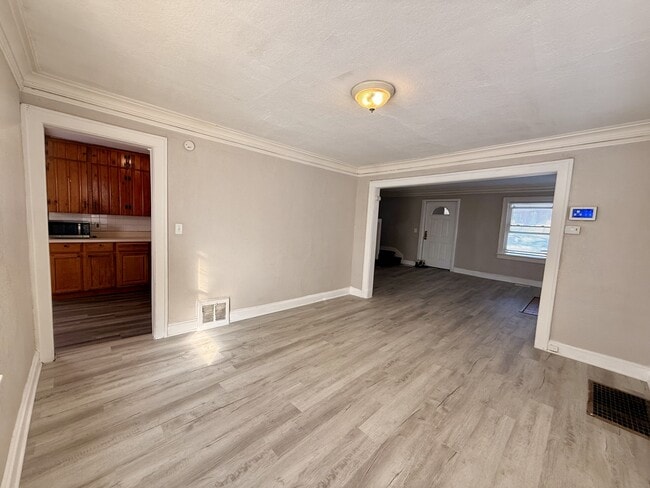 Photo - 5524 Woodland Ave