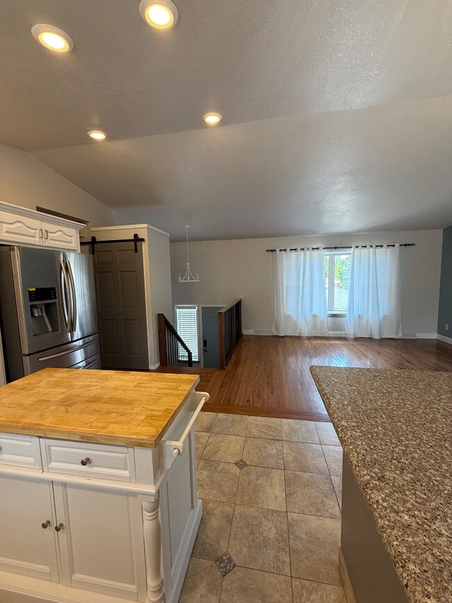 Photo - 393 1/2 Hill View Dr