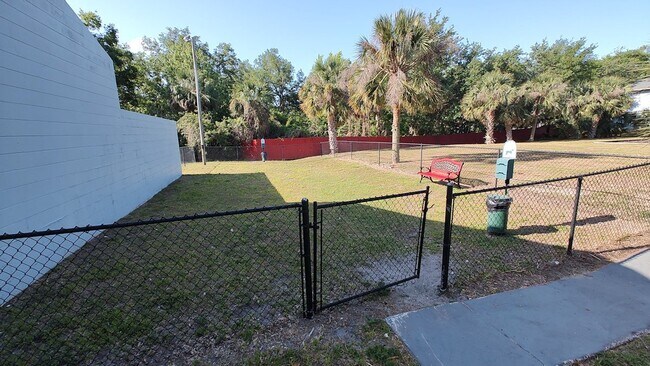 3215 Baird Ave Unidad R-114