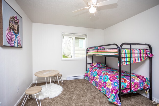 3BR, 1BA - Villa/1,008 SF