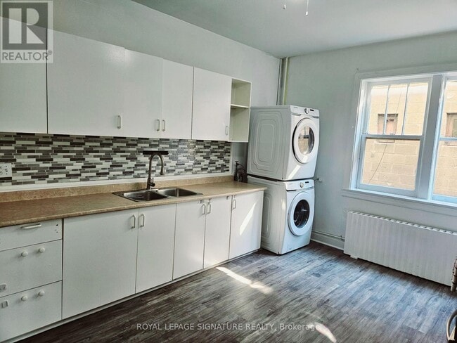 Photo - 3775 Lake Shore Blvd W Unit Upper