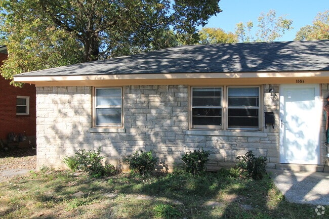 Building Photo - 155 1/2 Delmont Dr Rental