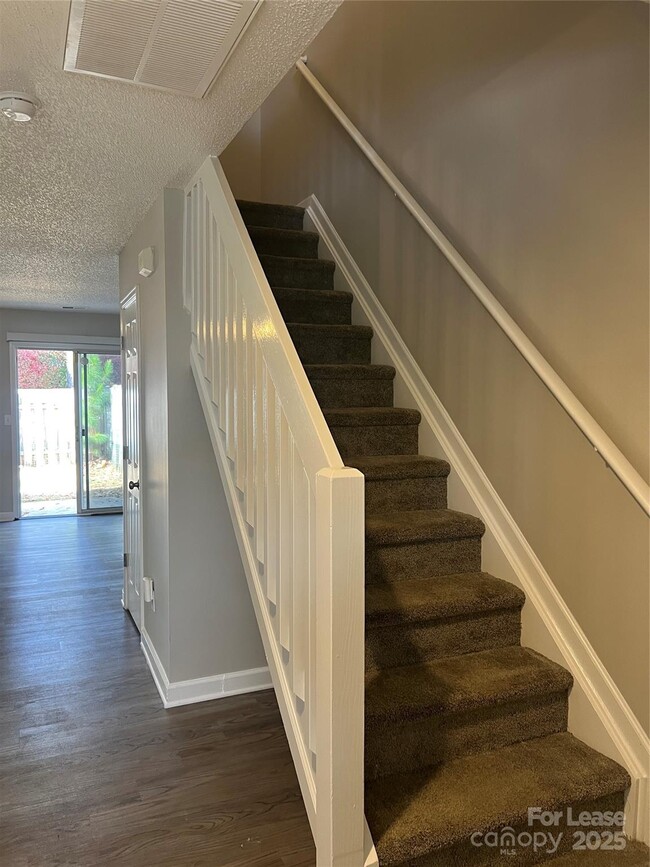 Photo - 6075 Cougar Ln