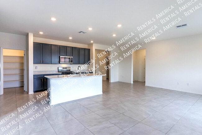 Building Photo - 5525 W San Francisco Trl